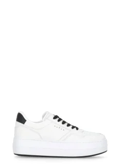 Sneakers H670