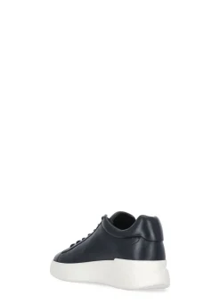 Sneakers H580