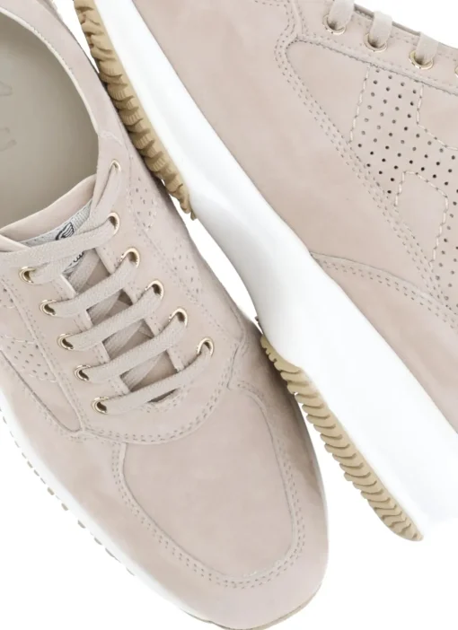 Sneakers Interactive