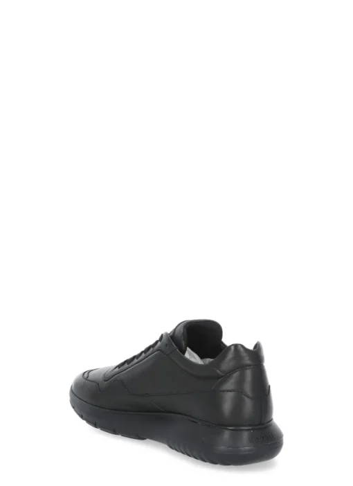 Sneakers Interactive 3