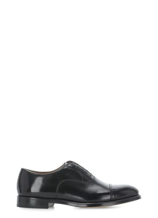 Stringate in pelle liscia