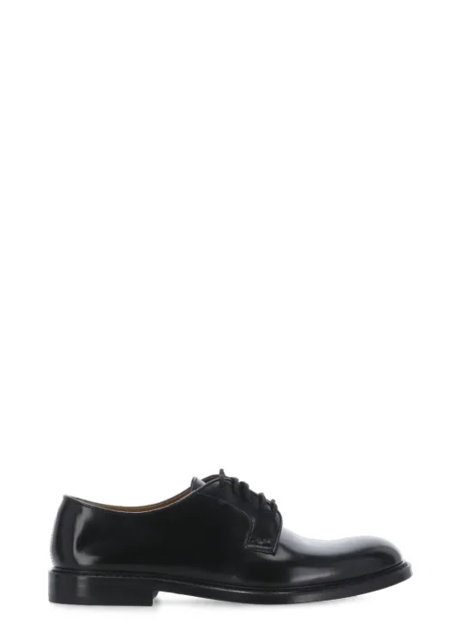 Stringate in pelle liscia