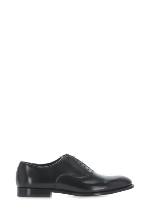 Stringate in pelle liscia