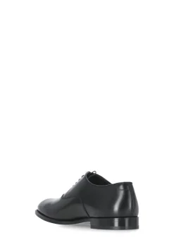 Stringate in pelle liscia