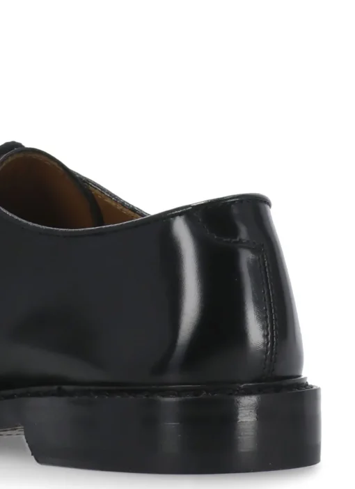 Stringate in pelle liscia